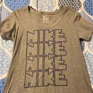 Nike Tee📗